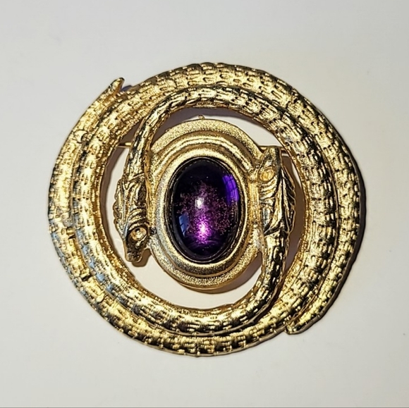 COILED SNAKES BROOCH - GOLDTONE with PURPLE GLASS FAUX AMETHYST STONE - Picture 1 of 4
